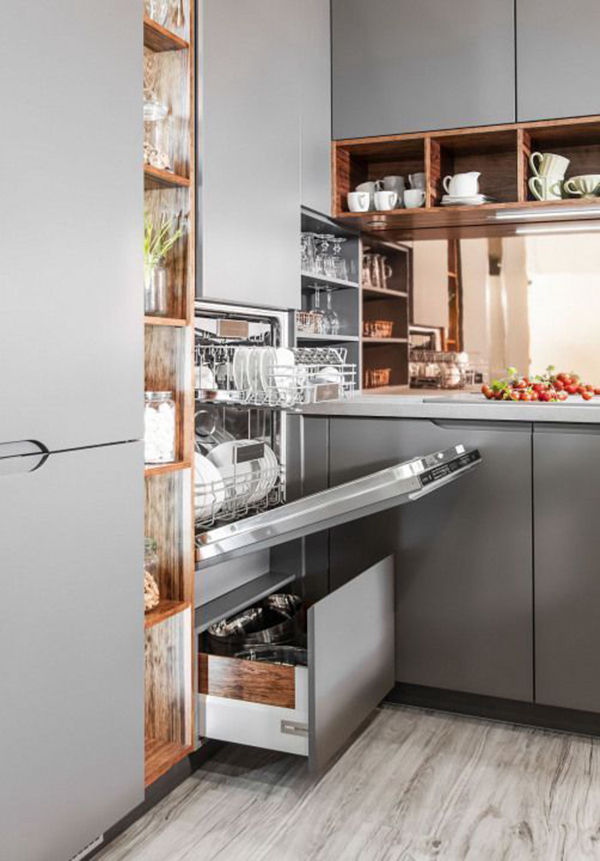 miaje detalle cocina moderna gris con lavavajillas integrado puerta abierta